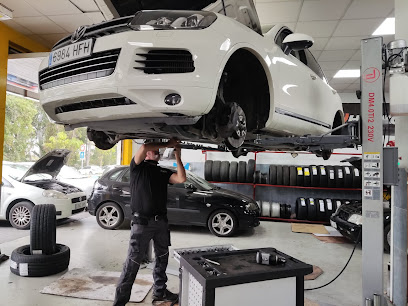 Supercars El Pinar taller mecanico en torremolinos