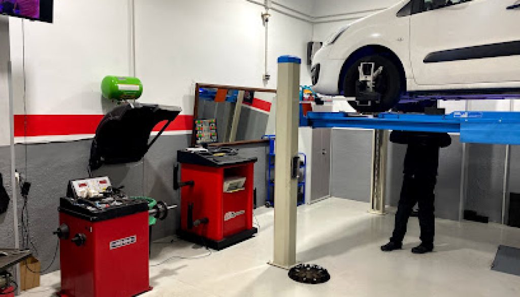 Imagen de Castrol Service Taller Autocortes Neumaticos Y Mecanica