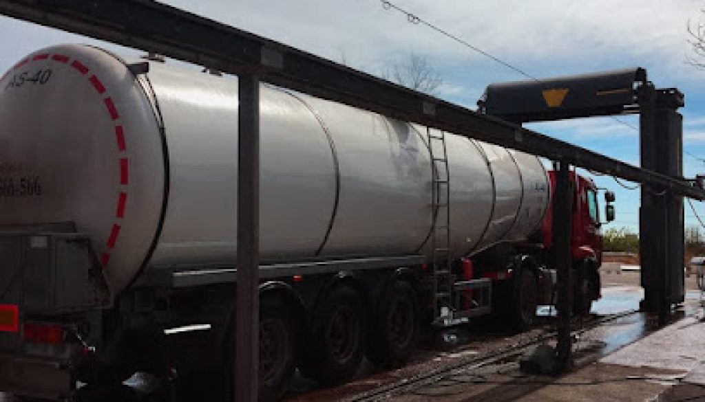 Imagen de Agro Gas Truck - Lavado de Camiones a Mano